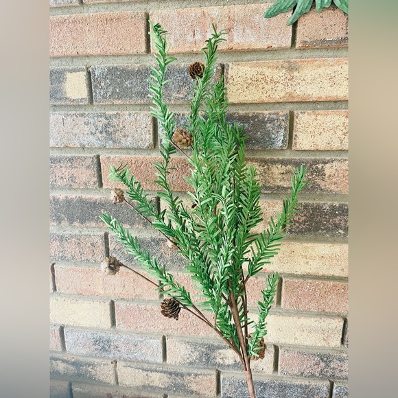 *Pine With Pinecones Artificial Pick, 32” - Picture 4 of 11